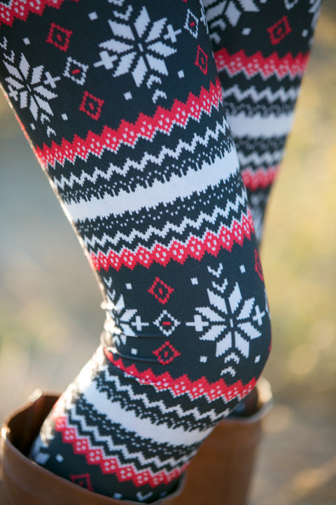 Fashion Geometric Snowflake Print Red Knitting Leggings on Luulla